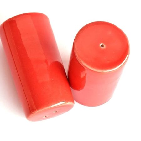 soulvinee�Handcrafted Ceramic Salt & Pepper Shakers - Vintage Retro Shakers Farmhouse Home Decorative Jar Dispenser for Kitchen Table Picnic Office Restaurant Hotel (Set of 2) Multicolor
